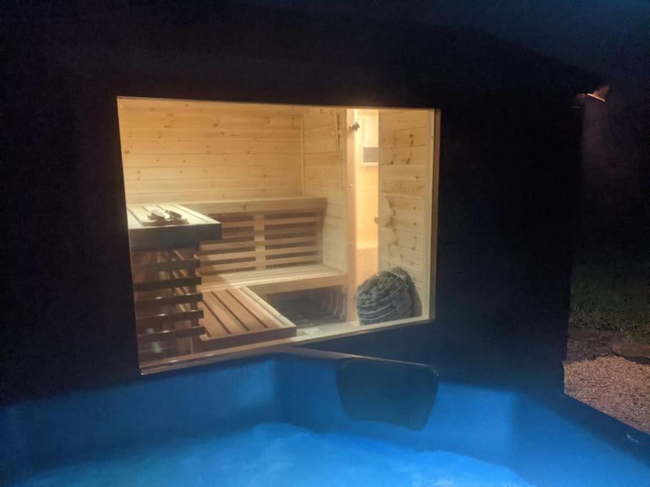 Secluded Private Cottage Hot-Tub, Sauna & Fire-Pit Carrick-on-Shannon Екстер'єр фото